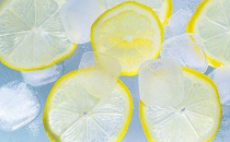柠檬中含有大量维生素C用于洗脸非常好
