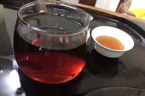 黑茶排湿毒的身体表现，喝黑茶排毒反应症状