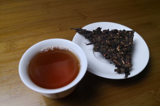 蒙古人喝的砖茶是什么茶，蒙古砖茶怎么喝？