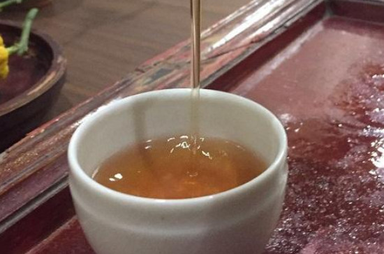 湖北青砖茶多少钱一斤，青砖茶的价格及收藏价值