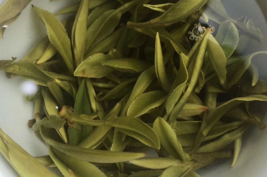 顾渚紫笋属于什么类绿茶，顾渚紫笋是烘青茶还是炒青茶？
