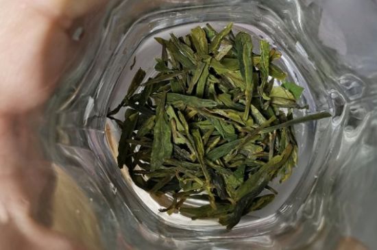 龙井茶放二年了能喝吗，过期龙井茶的妙用！