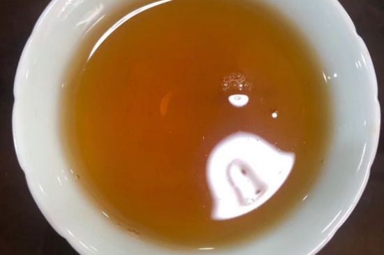 常喝红茶好还是绿茶好，红茶和绿茶哪个好？