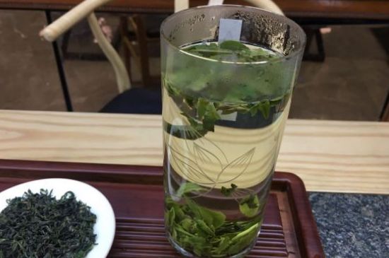 女人长期喝绿茶有害吗，女生每天喝绿茶的危害