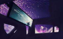2月17日宝马推出内置亚马逊FireTV的31英寸8K车载影院屏幕