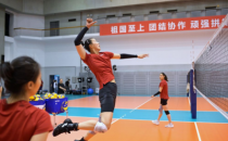 女排队员们悉心磨练技术为东京奥运会备战不断积累