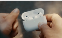 AirPodsPro2可能会附带一个充电盒 它会发出声音来帮助你找到它