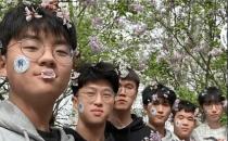 封校大学生又整活了，用乐观的心态，玩出各种花样