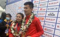 成都马拉松是俩人婚后第二次一起跑马拉松