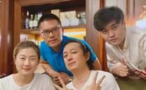 乒乓球大满贯丁宁探班好朋友潘粤明