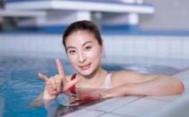 如今郭晶晶的眼睛好转很多和丈夫霍启刚的生活很幸福