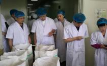千亿中药饮片产业难觅炮制老药工，技艺传承恐后继无人