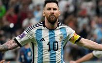 梅西：阿根廷主教练莱昂内尔斯卡洛尼荣幸地执教世界杯护身符