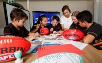 AFL的学校计划帮助孩子们锻炼身体