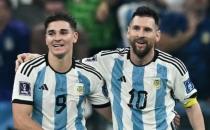 梅西与朱利安阿尔瓦雷斯对阿根廷进入2022年世界杯决赛的反应