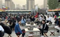 淄博烧烤现象级出圈路边小店每日狂卖上万烤串