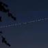 杭州上空出现22颗连线飞过的不明飞行物 专家应是马斯克星链