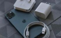 ​部分 USB-C 移动电源无法给苹果 iPhone 15 机型充电