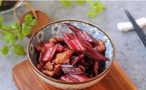 红甜菜叶炒肉
