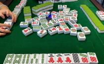 ​梦见爸爸打麻将赢钱了