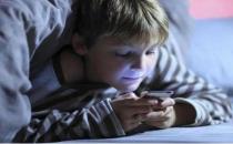 孩子长期用手机听故事对孩子有哪些危害（睡眠质量下降难以自主阅读）