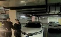 ​长沙一小轿车30秒内多次别车后车上有孕妇 交警回应