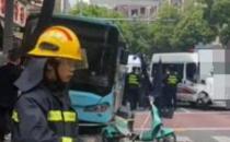 ​南昌一公交撞上行人致3死7伤 加强安全管理