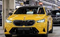 全新宝马M5下线 搭4.4T V8插混系统